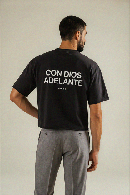 CON DIOS ADELANTE TEE
